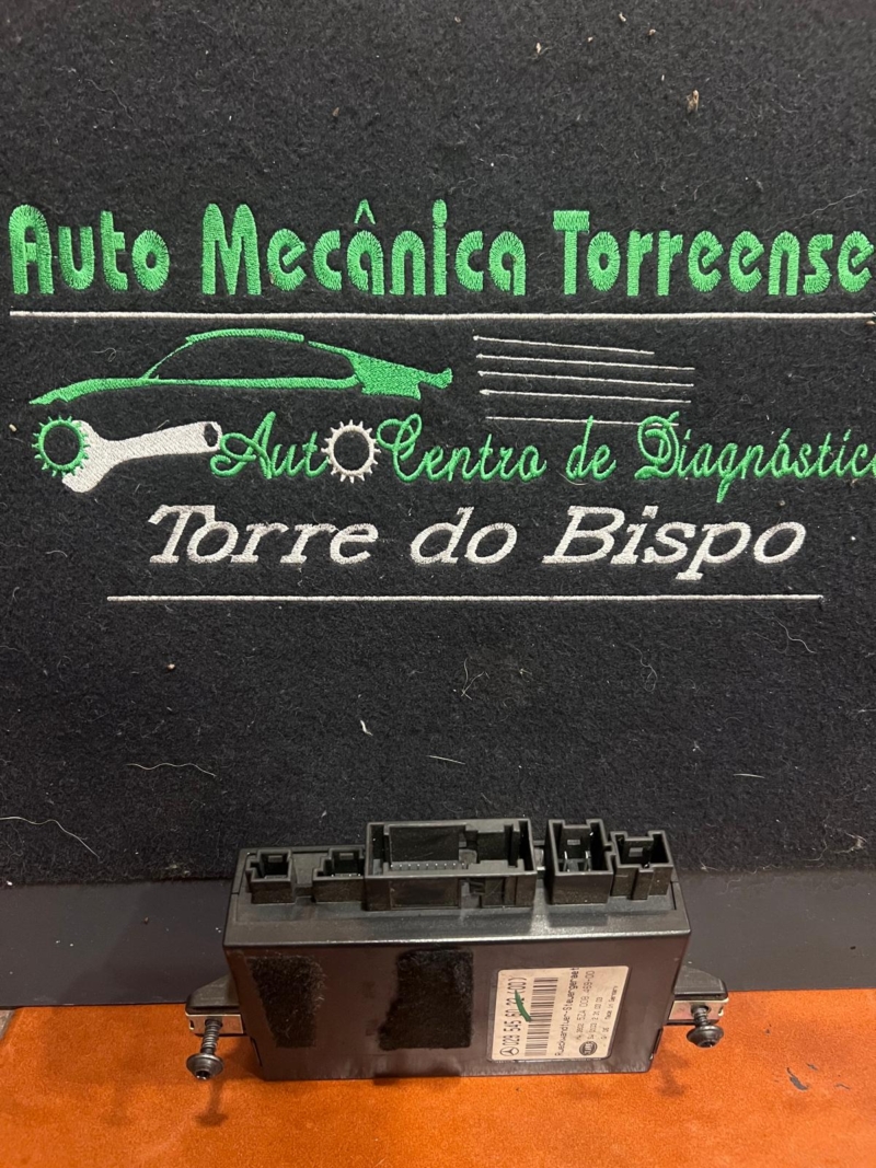 Módulo Comando Porta da Mala Mercedes S211 (2)
