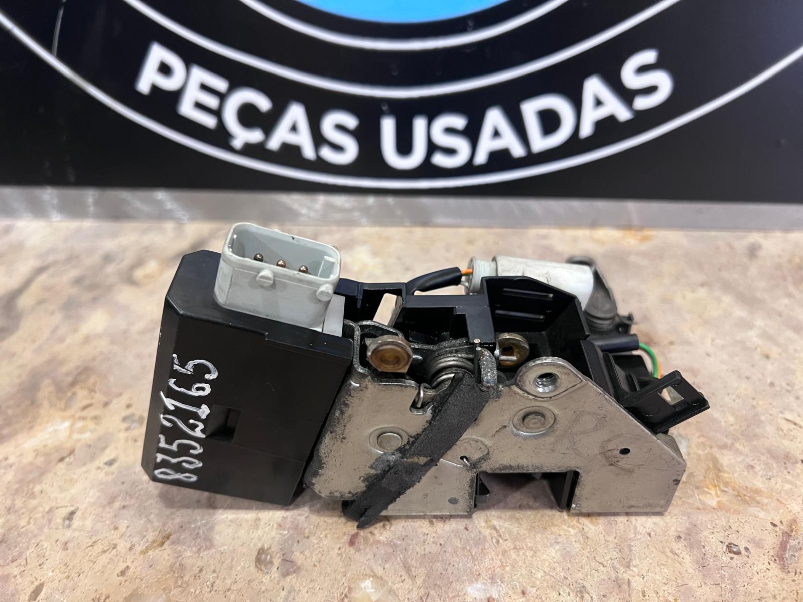 Fechadura Porta Dianteira Direita BMW Série 5 E39 Ref.8352165 (2)