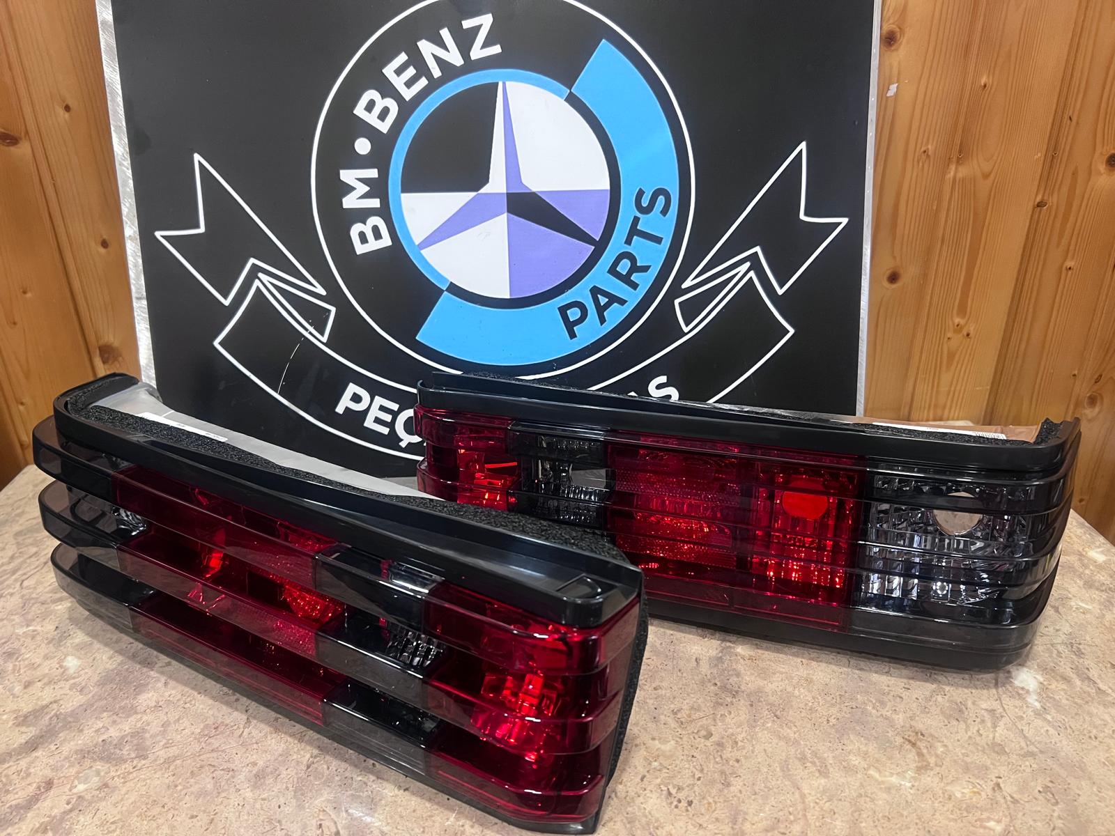 Farolins Traseiros Esq. e Dir. Mercedes W201 (1984–1992) Ref. A2018200966 A2018201066