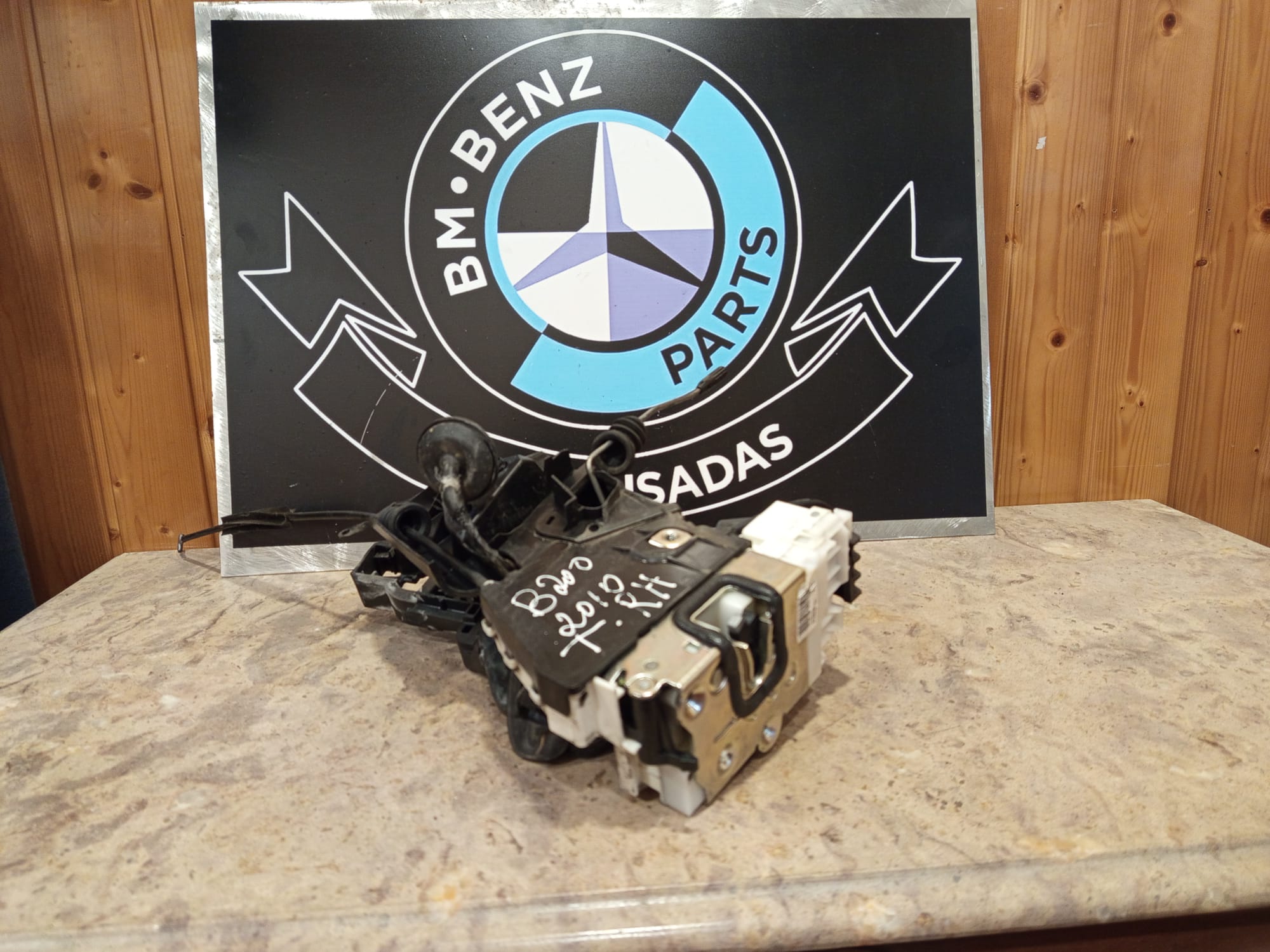 Fechadura da Porta Traseira Direita Original Mercedes Classe A W169 – Ref. A1699992999